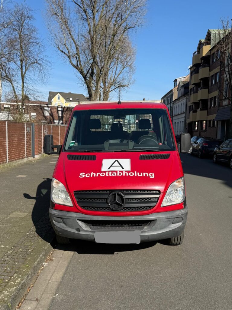 Schrottabholung Dortmund bietet Ihnen eine schnelle, zuverlässige und umweltfreundliche Lösung, um Altmetall, Elektroschrott oder Kfz-Teile fachgerecht zu entsorgen. Kontaktieren Sie uns noch heute unter 📞01522-422-4277, und wir kümmern uns um den Rest!